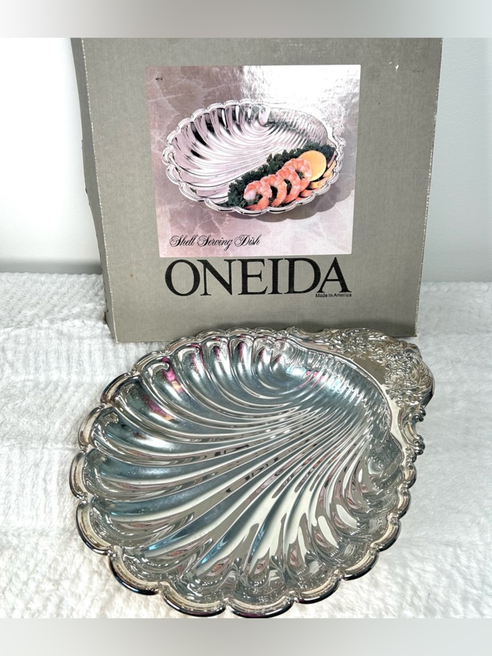 Vintage Oneida Silver Plate Shell Shaped Serving Dish NEW